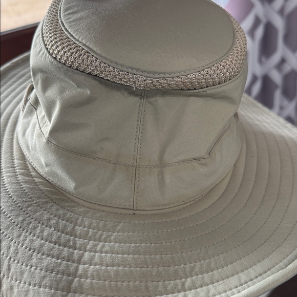 The Airflow Tilly Hat - Picture 3 of 6